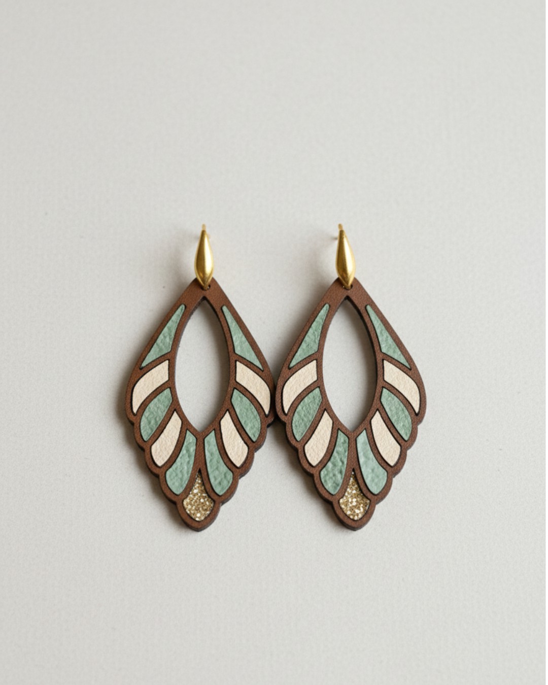 Boucles d'oreilles cuir vert d'eau, crème et caramel – Adèle – Image 2