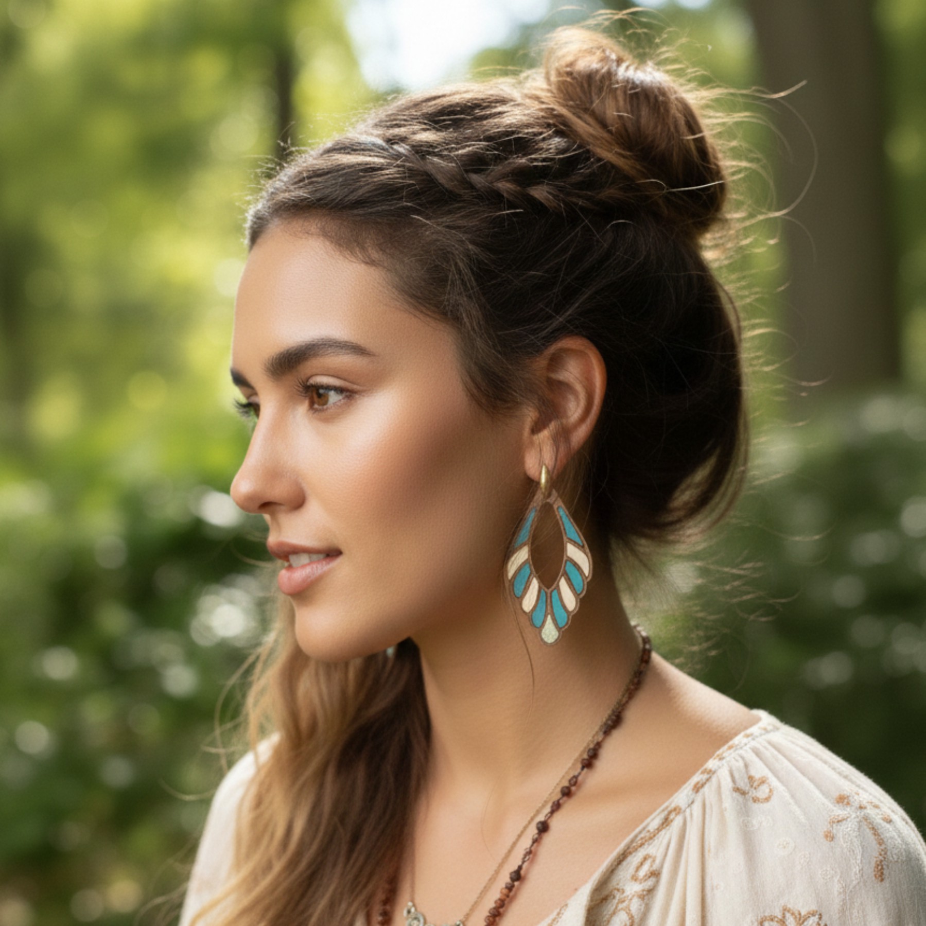 Boucles d'oreilles cuir vert d'eau, crème et caramel – Adèle – Image 6